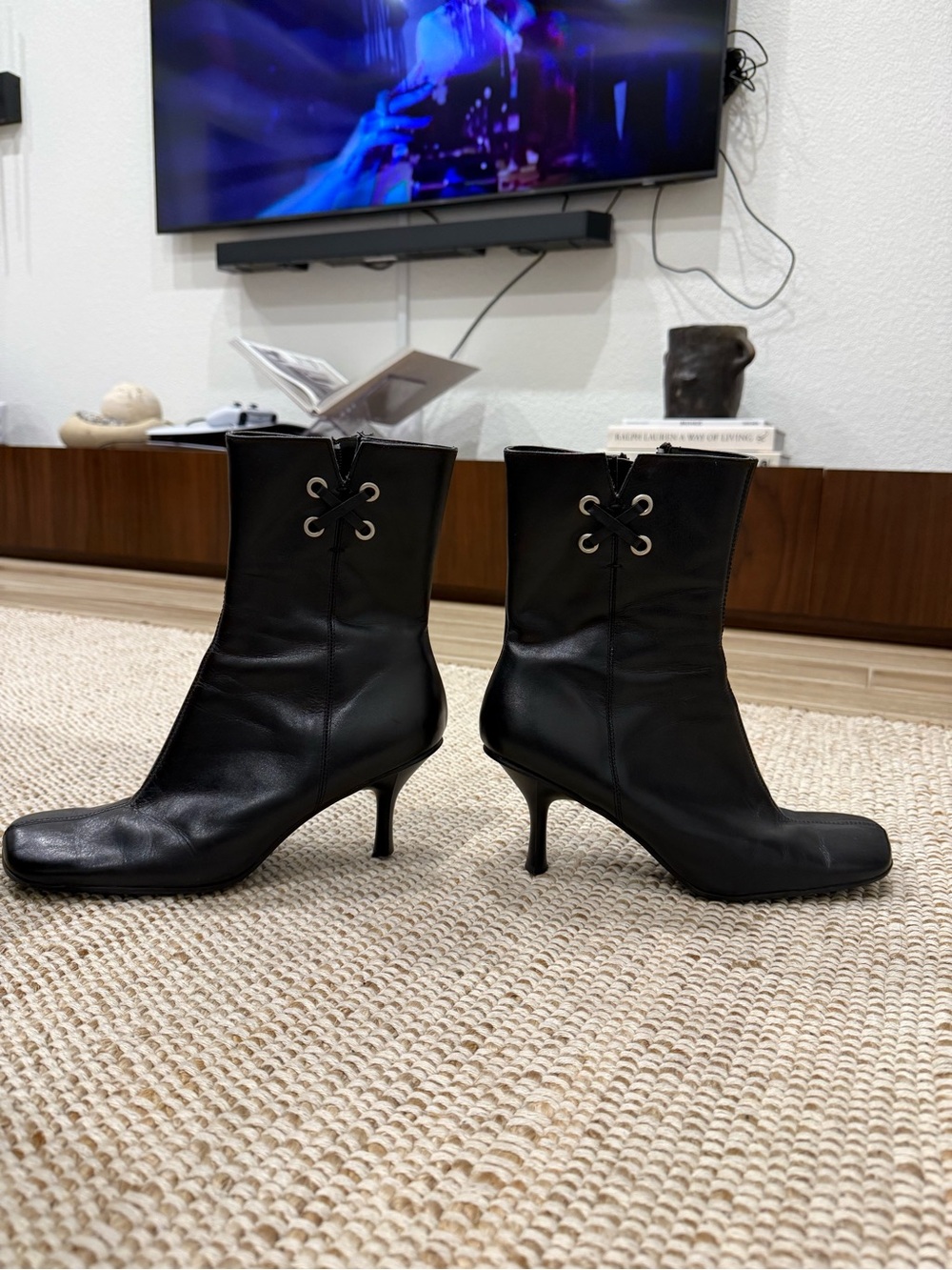 Vintage 90s Y2K Black Leather Square Toe Lace-Up Kitten Heel Ankle Boots